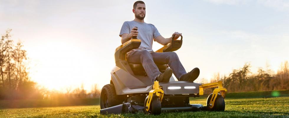 gräsklippare stiga gyro klippa gräs gräsmatta batteridriven batteridrivet laddningsbar